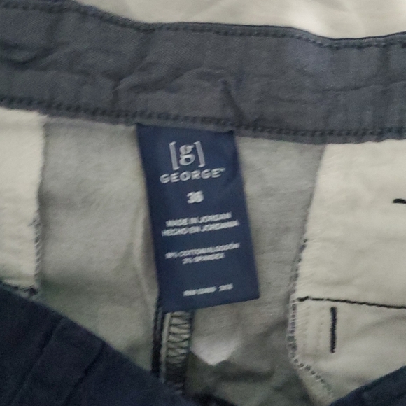 Blue shorts with pineapple pattern - Picture 2 of 3